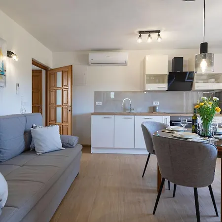 Apartamento Klanac No 2 *